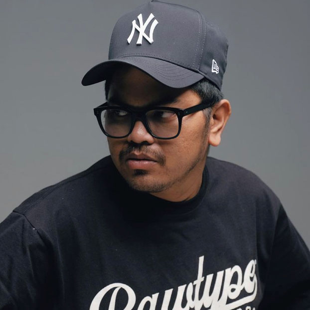 Decky Sastra